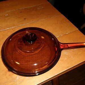 Vtg Amber Pyrex Vision ware France Fry Pan and lid waffle bottom 10 in